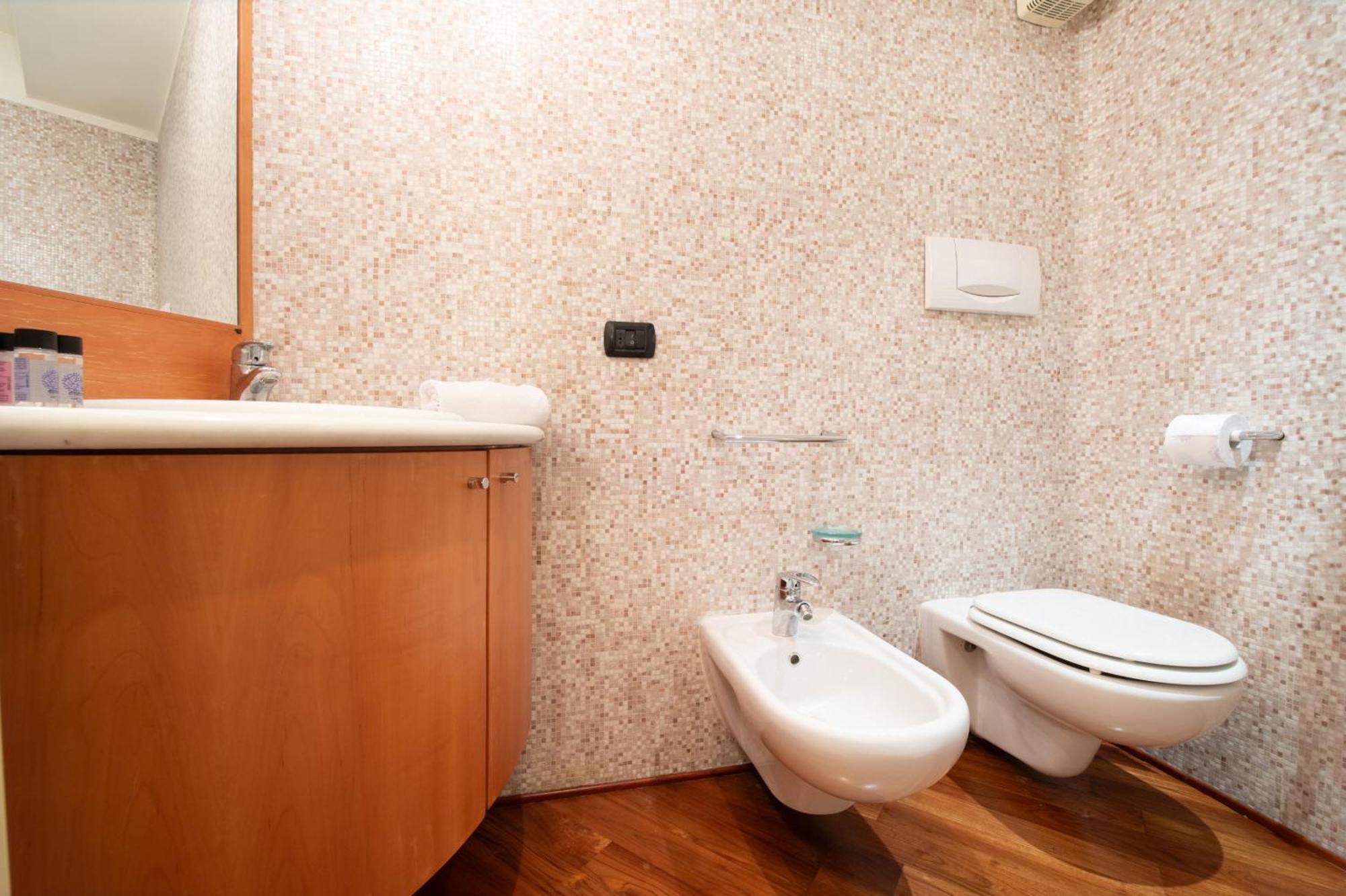 A Casa Di Irene Apartment Лука Екстериор снимка