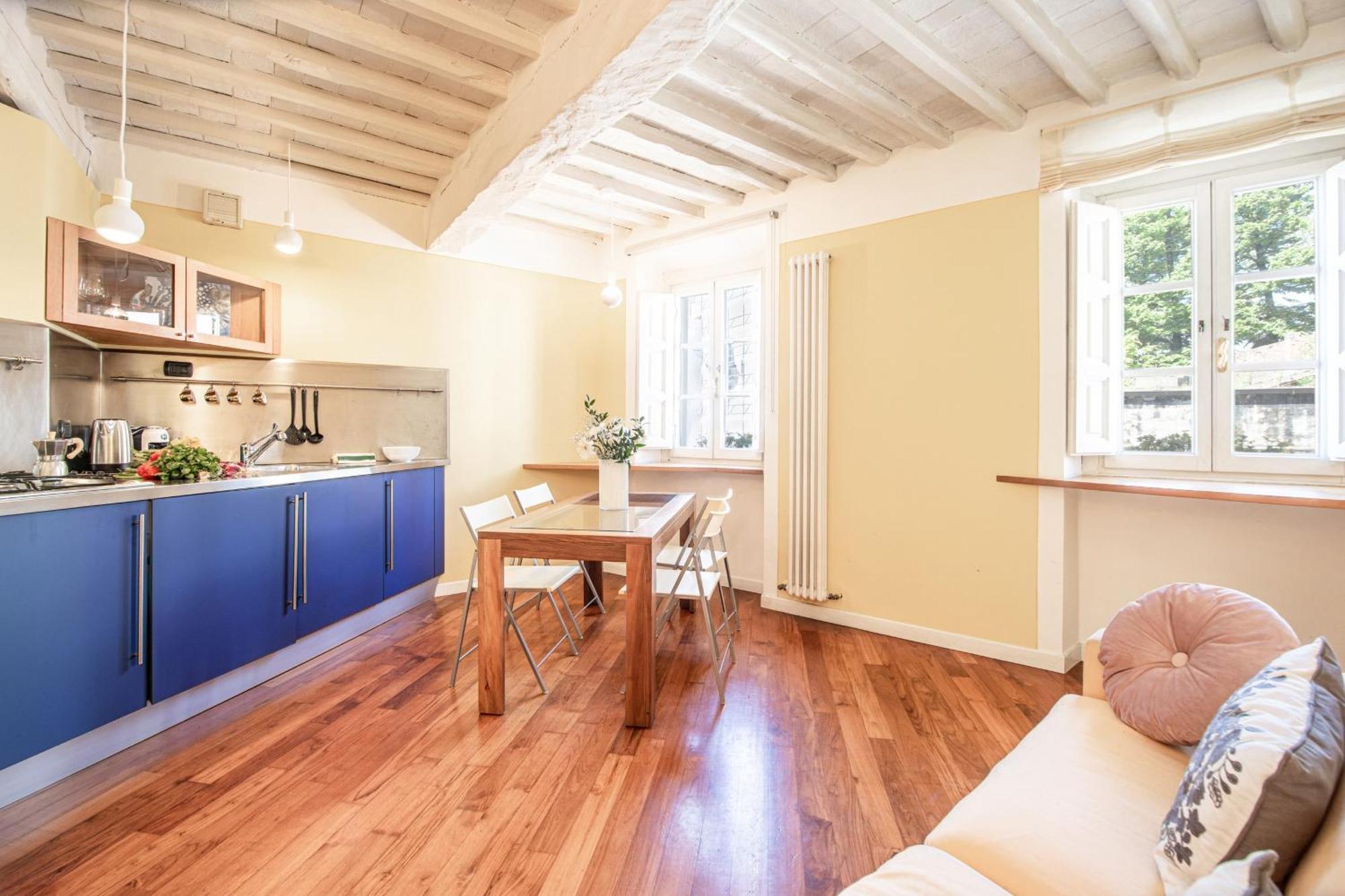 A Casa Di Irene Apartment Лука Екстериор снимка