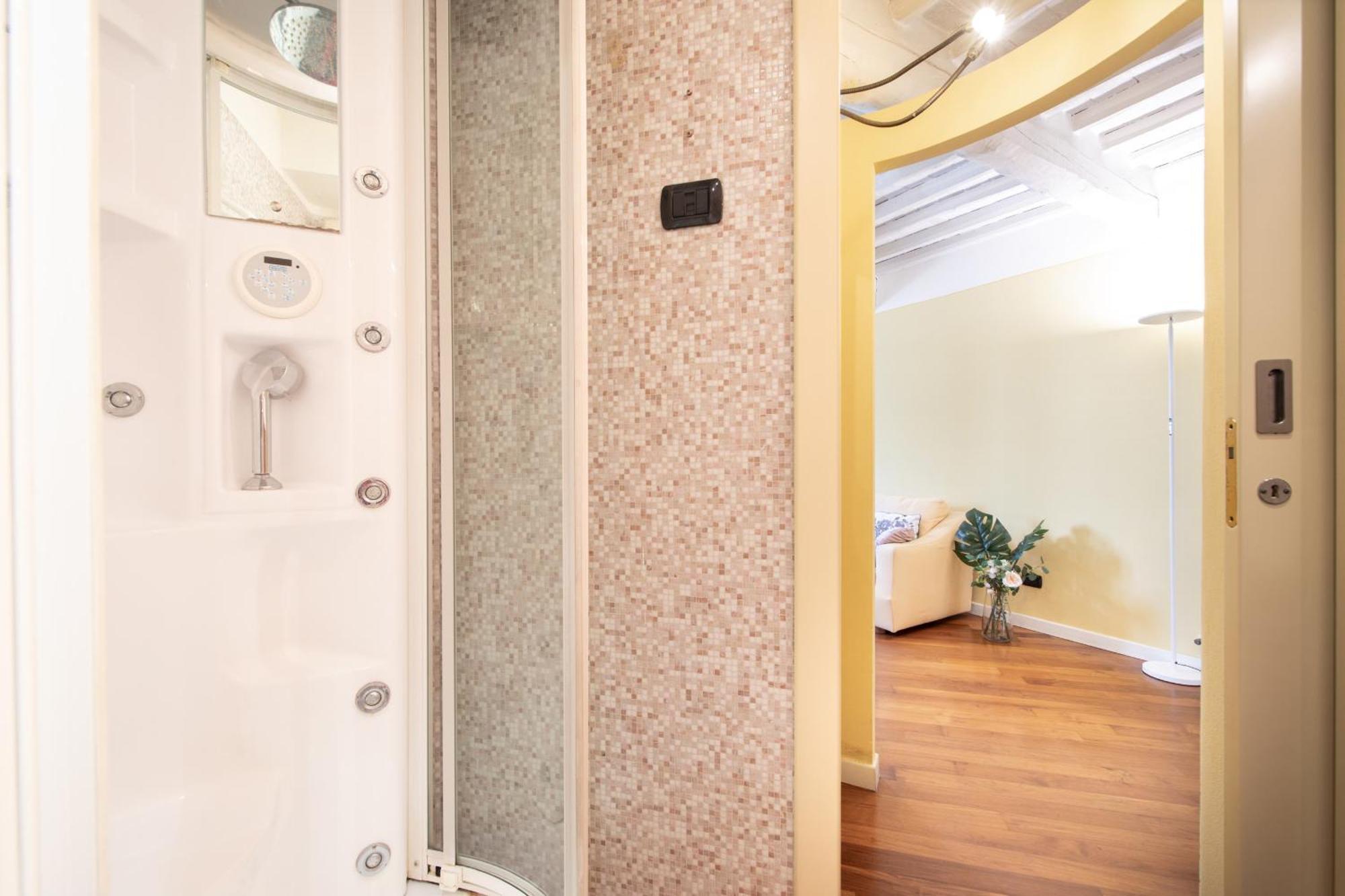 A Casa Di Irene Apartment Лука Екстериор снимка