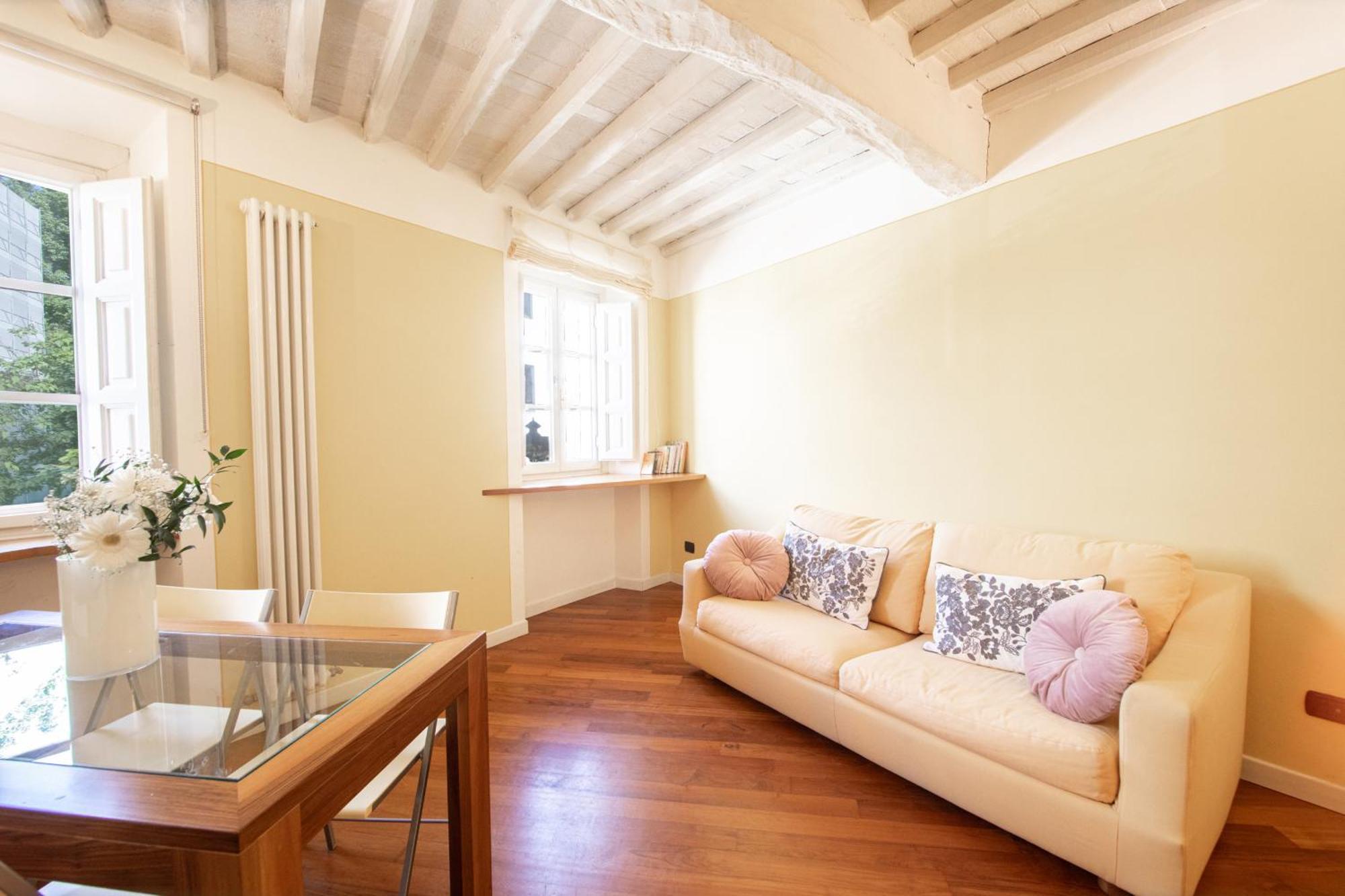 A Casa Di Irene Apartment Лука Екстериор снимка